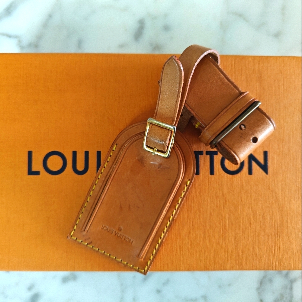 Louis Vuitton Vachetta Leather Luggage Tag & Poignet Loop Buckle With Gift Box